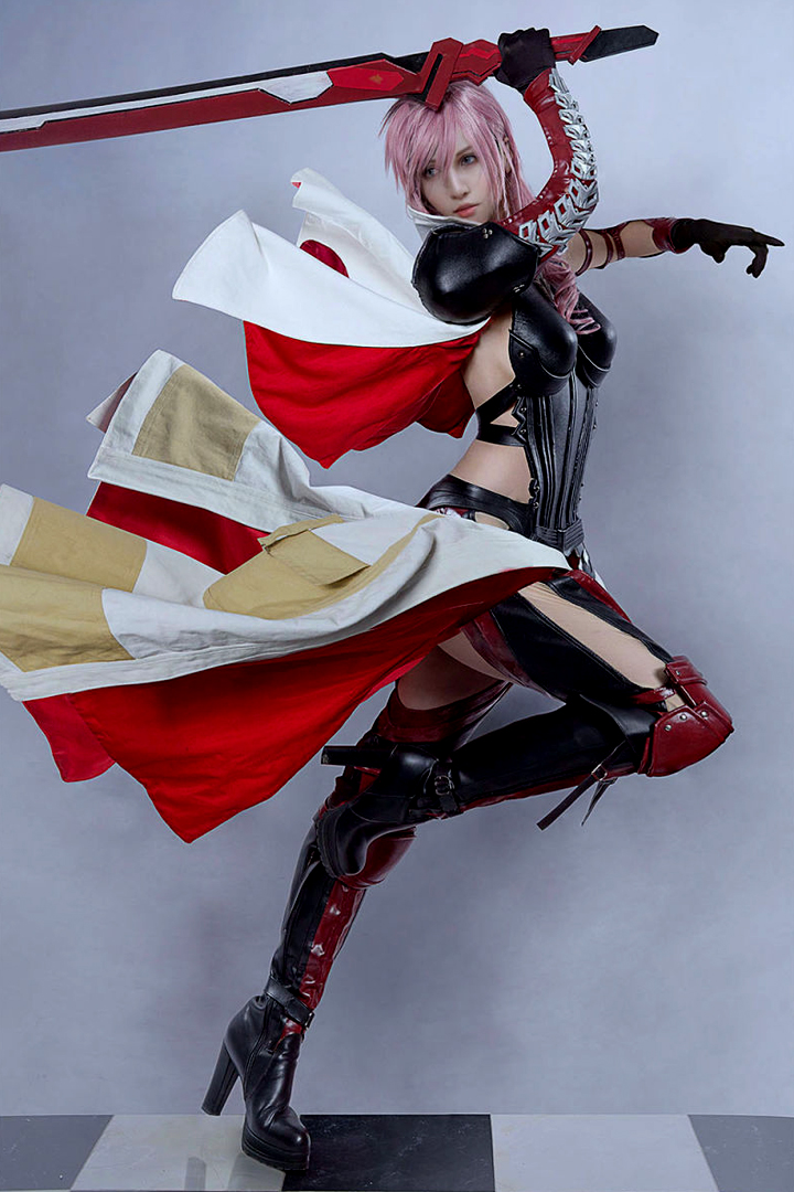 Kilory-Lightning-Cosplay-02