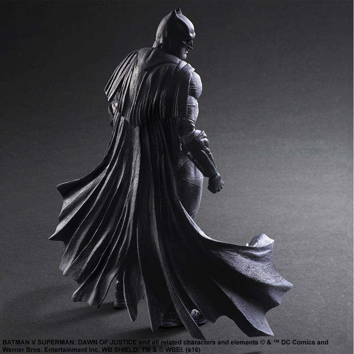 Batman-SquareEnix-PlayArtsKai-02