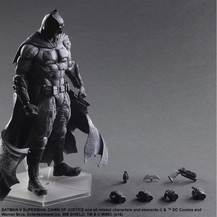 Batman-SquareEnix-PlayArtsKai-04