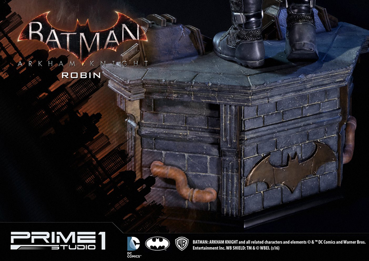 BatmanArkham-Robin-Statue-06